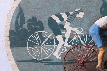 アンティーク雑貨　ビンテージ　自転車モチーフのアンティーク木製看板