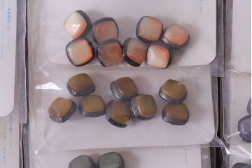 アンティーク雑貨　ビンテージ　ストーン風のデザインがおしゃれな古いボタンセット