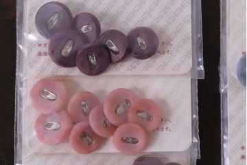 アンティーク雑貨　モダンカラーがおしゃれなビンテージボタンセット