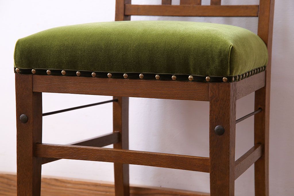 アンティーク家具　和製アンティーク　落ち着きのある色味のナラ材のチェア(椅子、ダイニングチェア)