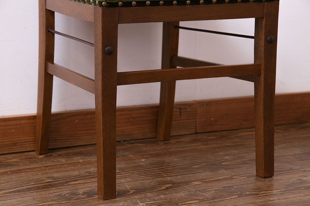 アンティーク家具　和製アンティーク　落ち着きのある色味のナラ材のチェア(椅子、ダイニングチェア)