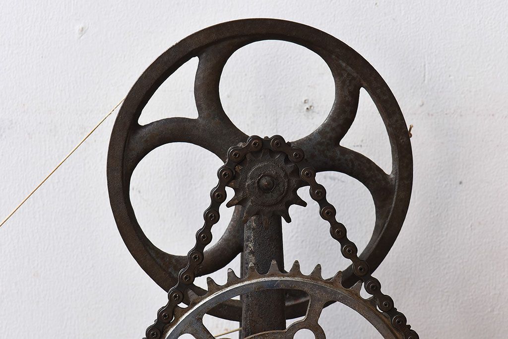 アンティーク雑貨　古民具　鉄製　シャビーな雰囲気漂う糸巻き機(ディスプレイ)