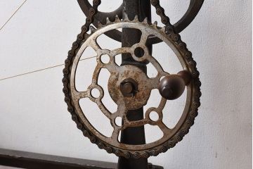 アンティーク雑貨　古民具　鉄製　シャビーな雰囲気漂う糸巻き機(ディスプレイ)