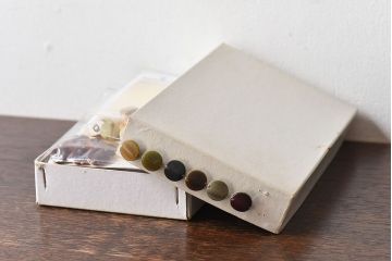 アンティーク雑貨　ビンテージ　手作りアクセサリーにもおすすめのボタンセット