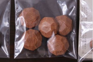 アンティーク雑貨　やわらかな印象にするビンテージ裏足ボタンセット