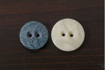 アンティーク雑貨　ビンテージ　石のような風合いが個性的なボタンセット