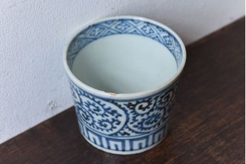 アンティーク雑貨　古民具・骨董　江戸期　古伊万里　蛸唐草文様がかわいらしい蕎麦猪口(3)