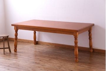 中古　美品　横浜クラシック家具ダニエル(daniel)　ダイニングテーブル(定価約45万円)