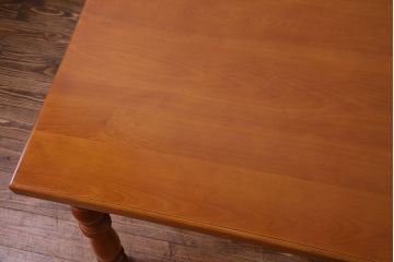 中古　美品　横浜クラシック家具ダニエル(daniel)　ダイニングテーブル(定価約45万円)