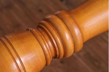 中古　美品　横浜クラシック家具ダニエル(daniel)　ダイニングテーブル(定価約45万円)