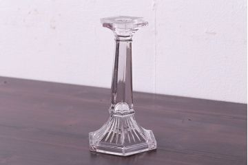 アンティーク雑貨　イギリスビンテージ　薄紫の色合いが上品なガラス製キャンドルスタンド(ろうそく立て)