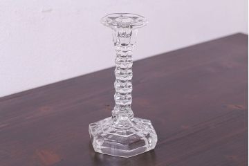 アンティーク雑貨　イギリスビンテージ　エレガントなフォルムのガラス製キャンドルスタンド(ろうそく立て)
