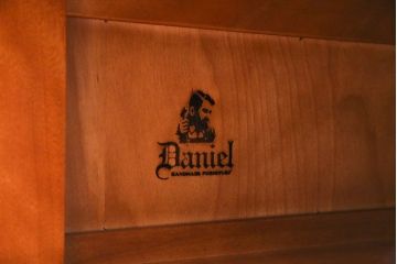 中古　横浜クラシック家具　ダニエル(daniel)A-545　上質な3人掛けソファ(定価約50〜60万円)