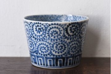 アンティーク雑貨　江戸期　古伊万里　染付　蛸唐草蕎麦猪口(和食器)(1)
