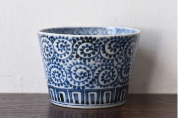 アンティーク雑貨　江戸期　古伊万里　染付　蛸唐草蕎麦猪口(和食器)(1)