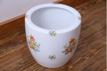アンティーク雑貨　オールドノリタケ(日陶)　色絵　草花　上品な雰囲気漂う壱型火鉢(手あぶり、鉢カバー、傘立て)(1)