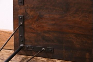 アンティーク家具　和製アンティーク　古材の質感が味わい深い鉄脚のローテーブル(作業台、アイアンテーブル)(1)