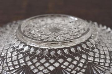 アンティーク雑貨　プレスガラス　昭和レトロ　アンティークの小皿(レース皿)3枚セット
