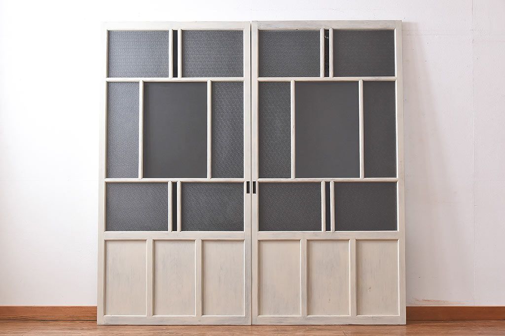 ペイント家具　色ガラス入り　ナチュラルな雰囲気漂うガラス戸(引き戸、建具)2枚セット