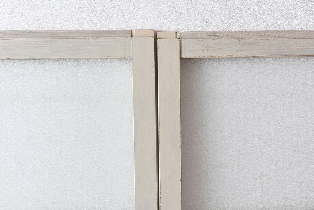 ペイント家具　色ガラス入り　ナチュラルな雰囲気漂うガラス戸(引き戸、建具)2枚セット
