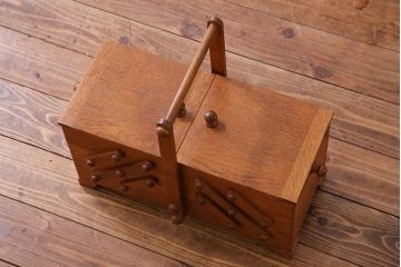 アンティーク雑貨　ビンテージ　松本民芸家具　絶版品!希少な脚付きソーイングボックス(針箱、裁縫箱)