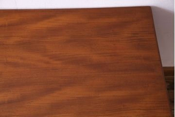 北欧家具　フィンランド　シンプルで小ぶりな木製デスク(片袖机、在宅ワーク、在宅用学習机、在宅ワーク、在宅用平机)