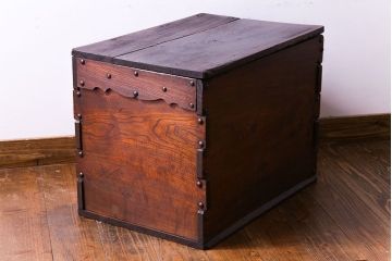 アンティーク雑貨　大正〜昭和初期　一枚板使用の贅沢な木箱(収納ケース、道具箱、ブランケットボックス)