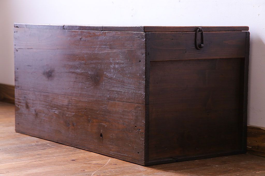 アンティーク雑貨　大正〜昭和初期　松材　落ち着いた色合いのシンプルな木箱(収納ケース、道具箱、ブランケットボックス)