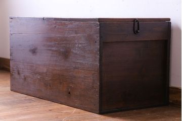 アンティーク雑貨　大正〜昭和初期　松材　落ち着いた色合いのシンプルな木箱(収納ケース、道具箱、ブランケットボックス)