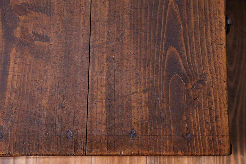 アンティーク雑貨　大正〜昭和初期　松材　落ち着いた色合いのシンプルな木箱(収納ケース、道具箱、ブランケットボックス)