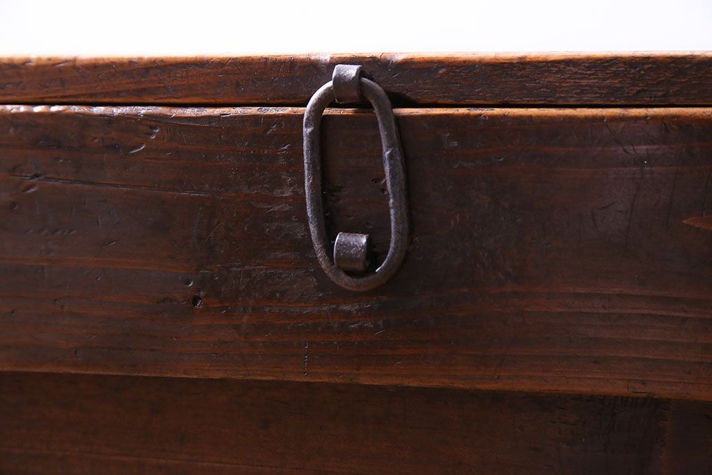 アンティーク雑貨　大正〜昭和初期　松材　落ち着いた色合いのシンプルな木箱(収納ケース、道具箱、ブランケットボックス)