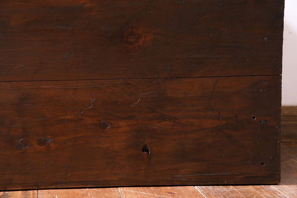 アンティーク雑貨　大正〜昭和初期　松材　落ち着いた色合いのシンプルな木箱(収納ケース、道具箱、ブランケットボックス)