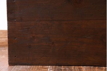 アンティーク雑貨　大正〜昭和初期　松材　落ち着いた色合いのシンプルな木箱(収納ケース、道具箱、ブランケットボックス)