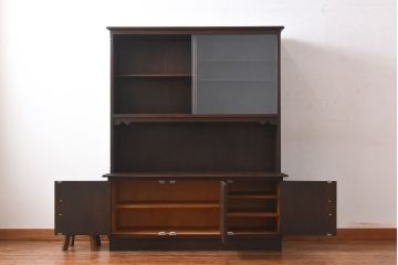 ビンテージ　神戸洋家具　永田良介商店製　チルダ彫刻がおしゃれなキャビネット(食器棚、本棚)(定価約50万円)