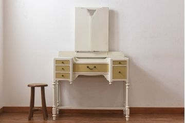 ペイント家具　マスタードイエローがアクセントのビンテージのドレッサー(化粧台)