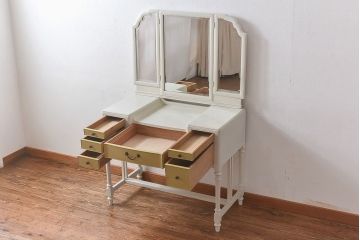 ペイント家具　マスタードイエローがアクセントのビンテージのドレッサー(化粧台)