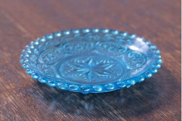 アンティーク雑貨　大正期　星のモチーフが愛らしいプレスガラスのプレート(小皿、器)(2)