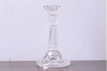 アンティーク雑貨　イギリスアンティーク　気品漂うデザインのキャンドルスタンド(ろうそく立て、キャンドルホルダー)