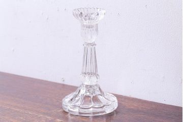 アンティーク雑貨　イギリスアンティーク　気品漂うデザインのキャンドルスタンド(ろうそく立て、キャンドルホルダー)