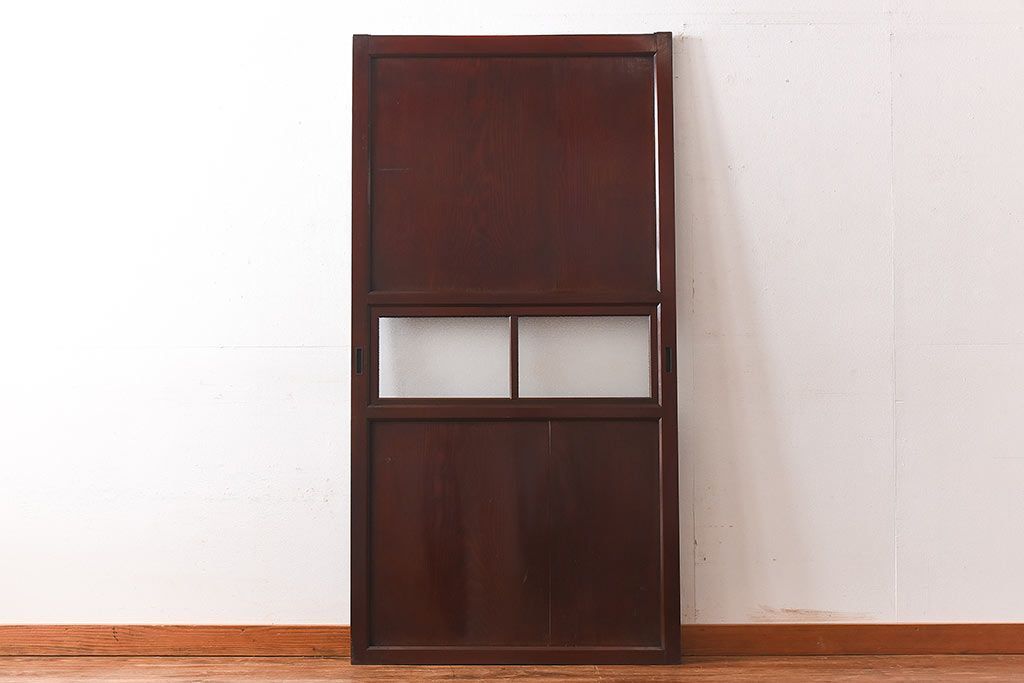 和製アンティーク　栗材使用　漆塗り　深みのある色合いが魅力のガラス帯戸(引き戸、建具)