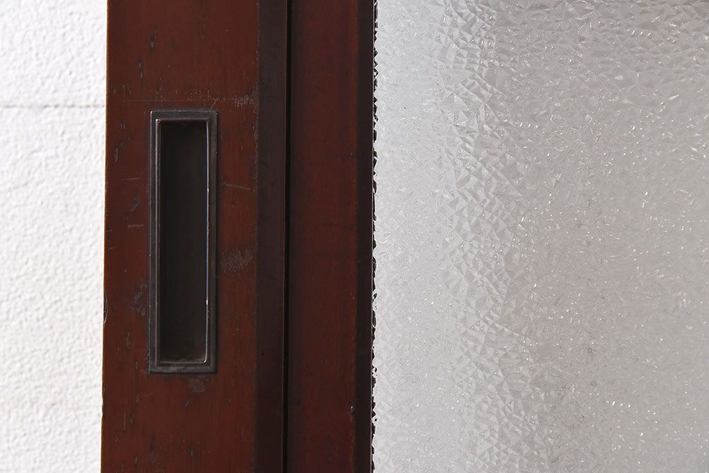 和製アンティーク　栗材使用　漆塗り　深みのある色合いが魅力のガラス帯戸(引き戸、建具)