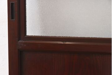 和製アンティーク　栗材使用　漆塗り　深みのある色合いが魅力のガラス帯戸(引き戸、建具)