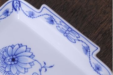 アンティーク雑貨　未使用 MEISSEN(マイセン)「ブルーオニオン」シリーズ　角プレート(パーティートレイ)