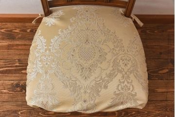 中古極美品　カリモク　domani(ドマーニ)　QUEENS　LIFE(クイーンズライフ)　気品溢れるチェア(ダイニングチェア)(定価約12万円)