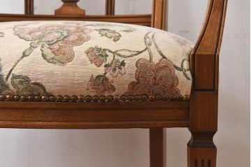 中古極美品　カリモク　domani(ドマーニ)　QUEENS　LIFE(クイーンズライフ)　気品溢れるアームチェア(ダイニングチェア)(定価約13万4千円)(1)