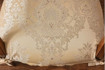 中古極美品　カリモク　domani(ドマーニ)　QUEENS　LIFE(クイーンズライフ)　気品溢れるア  ームチェア(ダイニングチェア)(定価約13万4千円)(2)