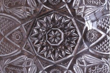 アンティーク雑貨　繊細で華やかなデザインのガラス製レース深皿(鉢、ボウル)2枚セット(1)