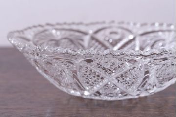 アンティーク雑貨　繊細で華やかなデザインのガラス製レース深皿(鉢、ボウル)2枚セット(1)