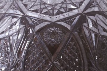 アンティーク雑貨　繊細で華やかなデザインのガラス製レース深皿(鉢、ボウル)2枚セット(1)