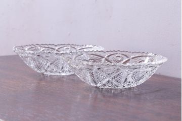 アンティーク雑貨　繊細で華やかなデザインのガラス製レース深皿(鉢、ボウル)2枚セット(2)